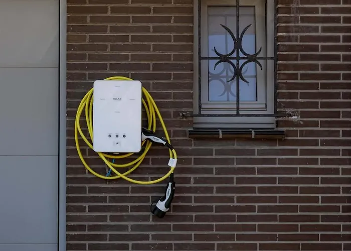 Casiola - Near With Double Parking *